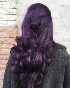 Perpul Hair Color Ideas, Amythest Hair Colour, Purple Dark Hair Color, Purple Punk Hair, Dark Purple Hair Dye Ideas, Black Hair With Purple Balayage, Dark Purple To Light Purple Hair, Hair Colour Ideas Purple, Dark And Purple Hair