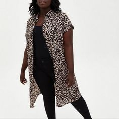 "Add Some Wild To Your Sophistication With This Leopard Print Tunic Blouse Featuring Dolman Sleeves, Side Slits, And A Pointed Collar." Georgette Woven Fabric Pointed Collar Short Dolman Sleeves Button Placket Side Slits Shirttail Hem Color: Leopard Tan Polyester Wash Cold, Dry Flat Imported Plus Size Tops Size 2 Measures 44” From Shoulder Nwt! Brand New In Packaging! Popular Item! Sold Out In All Sizes From Torrid! 15% Off 3 Or More Items! White Outfits For Women, Cute Sweatpants Outfit, Blouse Images, Gender Fluid Fashion, Knit Skater Dress, London Fashion Week Street Style, Fitted Wedding Dress, London Street Style, Blouse Tops