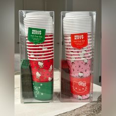 hello kitty cups and combs are in the package