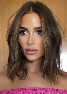 Rambut Brunette, Brunette Hair With Highlights, Brunette Balayage Hair, Brown Hair Balayage, Olivia Culpo, Balayage Brunette, Penteado Cabelo Curto