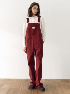 These Bakken Denim Overall Pants offer a vintage-inspired look perfect for casual outings. They feature the vintage-colored denim by AND YOU Design Studio.- Adjustable length with shoulder straps for a customized fit- Button closure on the sides- AND YOU vintage mood label for added style* The actual color of the product is the most similar to the product cut. Cotton Straight Leg Overalls With Button Closure, Straight Leg Cotton Overalls With Button Closure, Vintage Relaxed Fit Overalls For Workwear, Vintage Overalls With Relaxed Fit For Workwear, Retro Style Straight Leg Cotton Overalls, Retro Straight Leg Cotton Overalls, Vintage Overalls For Fall Workwear, Maroon Overalls, Overall Pants