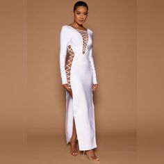 Brand New With Tags Amazing Beautiful Maxi Dress Sold Out On Fashion Nova Dress Formal Elegant, Plunge Neck Maxi Dress, Summer Maxi Dress Floral, Maxi Dress Long Sleeve, Plunge Maxi Dress, Elegant Black Dress, Maxi Dress Long, Beautiful Maxi Dresses, Crochet Maxi Dress