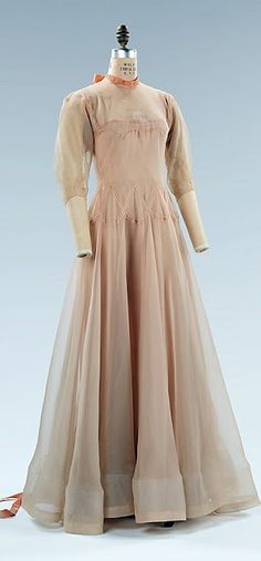 ~Vionnet Dress - c. 1937 - by Madeleine Vionnet (French, 1876-1975) - Silk - The Metropolitan Museum of Art~ Gaun Abad Pertengahan, Old Dress, 20th Century Fashion