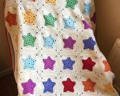 image Stars Blanket, Crocheted Blanket, Confection Au Crochet, Crochet Simple, Manta Crochet, Haken Baby, Crochet Square Patterns, Fun Crochet Projects