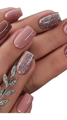 Mauve Nails, Nagellack Trends, September Nails, Subtle Nails, Cute Gel Nails, Short Acrylic Nails Designs, Neutral Nails