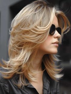 Take Care Of Wavy Hair, Hair Cuts Layers, Care For Wavy Hair, Trendy Layered Haircuts, Thining Hair, Medium Length Blonde, Medium Length Haircut With Layers