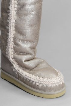 Eskimo 40 low heels boots in beige suede, round toe, slip on, stitching detail, metal leather detail, rubber sole, 100% suede, Made in China Ysl Sandals, Low Heel Boots, Wang Dress, Gucci Hat, Jimmy Choo Bag, Leather Detail, Heels Boots, Sneaker Wedge, Tory Burch Shoes