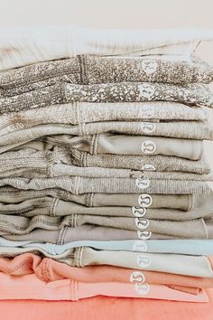 AMAZON LULULEMON DUPES FOR UNDER $50 Amazon Lululemon, Lulu Fits, Collage Des Photos, Lulu Leggings, Organize Your Home