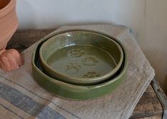 This is a medium pet bowl perfect for a medium to large-sized dog or other pet friend. Quittner. Raised Ceramic Cat Bowl, Pet Bowl Ceramics, Ceramic Pet Bowls, Pet Bowl Ceramic, Handmade Ceramic Pet Bowl, Poughkeepsie New York, Bath Table, Hand Building, Garden Pottery