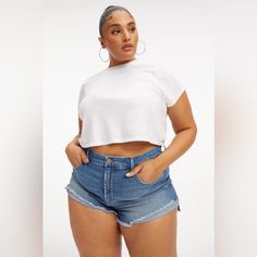 Brand New With Tag Size :22 Super Cute.. Stretchy Fast Shipping Top Rated Seller Serious Inquiries Tie Dye Sweats, American Shorts, Fringe Jeans, American Denim, White Denim Shorts, Denim Cutoff Shorts, Jeans For Short Women, Cut Off Jeans, Shorts Women