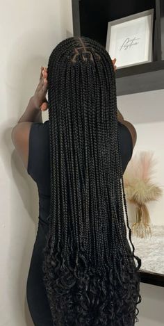 Cute Braided Hairstyles Box Braids, Small Knot Less Boho Braids Hairstyles, Braids For Black Hair With Curls, Knotless Braids Back Length, Long Black Braids With Curls At The End, Long Braids For Black Women With Curls, Semi Medium Knotless Braids, Long Black Braids With Curls, Small Knotless Braids With Curls At The End