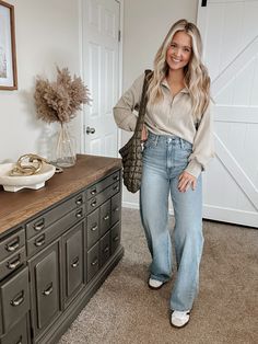 How to wear wide leg jeans levis free people style amazon budget Denim Jean Outfits For Women, Spring Wide Leg Jeans Outfit, Wide Leg Jean Outfits Winter, Womens Wide Leg Jeans Outfit, Levis Outfits Women, Levi Outfits Women, Sneakers And Jeans Outfit, Levi Outfits, Wide Leg Jeans Outfit Winter