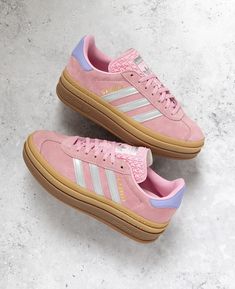 Pink Adidas Outfit, Bermuda Pink, Girls Shoes Teenage, Cute Running Shoes, Cute Nike Shoes, Girly Shoes