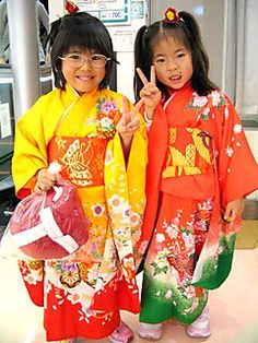 Japanese.... Japanese Kids, Turning Japanese, Catherine Of Aragon, Japan Culture, Childrens Photography, We Are The World, New Teachers, Japanese Kimono