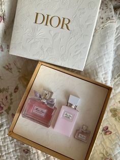 Profumo Victoria Secret, Koleksi Parfum, Dior Girl, Dior Makeup, Fancy Makeup, روتين العناية بالبشرة