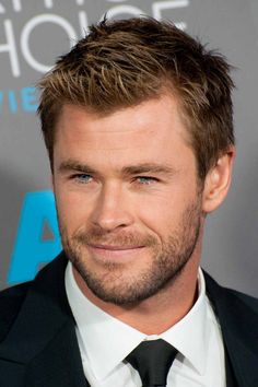 30+ Mens Hairstyles For Thin Hair To Add More Volume - Mens Haircuts Mens Hairstyles Fine Hair, Christ Hemsworth, Guys Haircuts, Young Mens Hairstyles, Men Fade Haircut Short, Male Haircuts Curly, Boys Haircut, Boys Hair, Long Haircuts