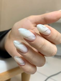 Minimalist Festive Nails, French Oval Nails, Kylie Nails, Milky Nails, Green Nail Designs, Blue Acrylic Nails, Glamour Nails, Casual Nails, Festival Nails