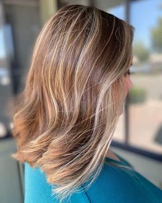 50 Sassy Medium Length Hairstyles for Thin Hair Girls Party Hairstyles, Brunette Hair Cuts, Shoulder Length Blonde, Medium Length Haircuts, Hairstyles Design, Choppy Haircuts, Layered Hair With Bangs, Medium Hair Styles For Women, Medium Length Hairstyles