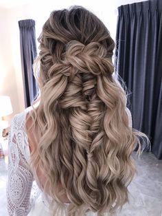 Long Hair 2022, Silky Soft Hair, Down Hairstyles For Long Hair, Half Up Half Down Hairstyle, Hairstyle For Long Hair, Down Hairstyle, Halo Extensions, Hair 2022, Guest Hair