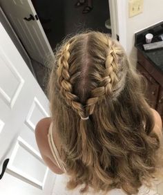 Hoco Hairstyles Short Hair, Hoco Hairstyles For Short Hair, Hairstyle App, Hoco Hairstyles, Quince Hairstyles, Styles Ideas, Hairstyles Short Hair