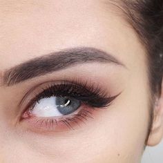 Wing Liner, Perfect Cat Eye, Cake Face, Winged Liner, Make Up Looks, Winged Eyeliner, Long Lashes, Makeup Goals, Love Makeup