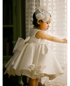 Get 10% off now! Buy sleeveless toddler baby satin flower girl dress with flowers at cheap price online. Free stable shipping and pro custom service since 2009. Toddler Wedding Dress, Toddler Dress Up, Silk Flower Girl Dress, Toddler Flower Girl, Lemon Wedding, Crockpot Soup, 1st Birthday Dresses, Diana Wedding, Satin Flower Girl Dress