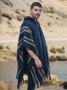 Poncho Men, Mens Poncho, Alpaca Clothing, Alpaca Poncho, Poncho Pullover, Black Poncho, Hooded Poncho, Brown Line, Cowboy Style