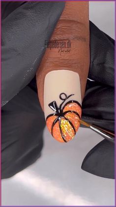 Pumpkin Nail Designs, Pumpkin Nail Art, 3d Pumpkin, Thanksgiving Nail Designs, Halloween Nails Easy, Thanksgiving Nail Art, Thanksgiving Nail