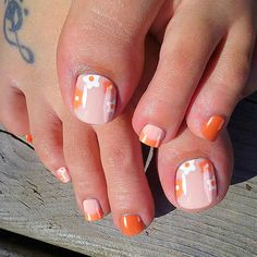 KXAMELIE Orange Press on Toenails Spring Summer Toe Nails Fake Nails Short Glue on Toenails with Orange White Daisy Flowers for Women Girls Nail Art Orange Toe Nail Designs, Beach Girl Nails, Orange Toe Nails, Beach Toe Nails, Toenail Designs Summer, Simple Toe Nails, Red Toenails