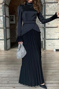 Details: Material: Polyester Style: Celebrities, Elegant Pattern Type: Solid Element: Pleated Neckline: Half A Turtleneck Silhouette: Pleated Sleeve Style: Regular Sleeve Sleeve Length: Long Sleeve Clothing Length: Long Type: Patchwork Size(in) Bust Waist Hips S 36.2 28.3 40.2 M 37.8 29.9 41.7 L 39.4 31.5 43.3 XL 40.9 33.1 44.9 2XL 42.5 34.6 46.5 3XL 44.1 36.2 48 Tips:Due to the many variations in monitors, the color in the image could look slightly different, please take physical design and col Long Fall Dresses, Pleated Neckline, Pleated Long Skirt, Silk Dress Long, Effortlessly Chic Outfits, Pleated Sleeves, Classy Dress Outfits, فستان سهرة, Elegant Pattern