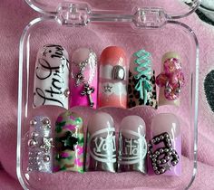 @lilzacrylic 2000s Nail Designs, 2000s Nail Salon Nails, 2000s Nail Art Board, Vkei Nail, Gyaru Press On Nails, Rock Nails, Lepord Print 2000s Nails, Junk Nails, Broken Nails