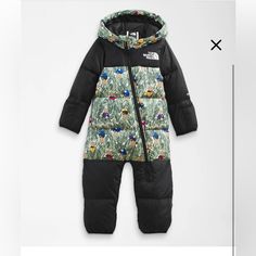 Bear Logo North Face Jacket For Baby 0-3 Months (1) Nwt - Retails 175 Hands And Feet Cover Pouches For Colder Days. One Piece Suit. Message Me If Need Additional Pics Or Measurements Retro - 1996 - Snowsuit North Face 1996, The North Face 1996, Baby Snowsuit, North Face Kids, North Face Girls, Girls Fleece, Baby Jacket, Cycling Fashion, Running Fashion