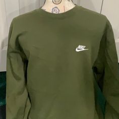 Men’s Nike Sweatshirt With Double Panel Under Arm Down The Side. Worn To Try On - Nwot. Euc Nike Crew Neck T-shirt For Fall, Nike Casual Crew Sweatshirt, Nike Long Sleeve Cotton Sweatshirt, Nike Cotton Long Sleeve Sweatshirt, Nike Cotton Sweater For Streetwear, Nike Cotton Sweater For Fall, Nike Green Crew Neck Sweatshirt, Nike Crew Neck Top With Ribbed Cuffs, Nike Casual Sweater With Ribbed Cuffs