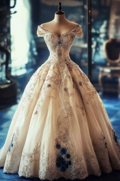 Royalty Dresses Princess, Witchy Dresses, Royalty Dresses, Dreamy Gowns, Dresses Princess, Dress Design Sketches, Formal Dresses Gowns, Fantasy Gowns, Fairytale Dress