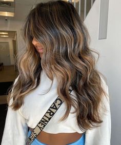 Medium To Long Haircut, Hair Dye Color Ideas, Wild Hair Color, Long Haircut, Bronde Hair, Wild Hair