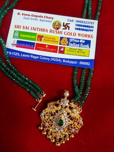 Festive Temple Jewelry Choker With Pendant, Nakshi Pendant With Beads, Lakshmi Pendant Gold With Pearls, Lakshmi Devi Pendent Gold, Antique Lakshmi Pendant, Fashion Jewelry Necklaces Gold, Gold Jewelry Prom, Simple Necklace Designs, Simple Gold Earrings