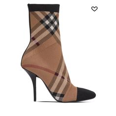 Burberry Equips These Sock-Style Ankle Boots With Their Heritage Aesthetic Seen In The All-Over Vintage Check Pattern; A Motif Which Was First Used To Line The Brand's Raincoats In The 1920s. Composition Outer: Elastane 100%, Polyamide 98%, Calf Leather 1% Lining: Sheepskin 90%, Polyamide 8%, Polyurethane 2% Sole: Leather 100% Note: Style Magnified!!! I’m Only A Selling Them Because Of The Sizing. I’m A True 40.5 And Sometimes I Can Do A Size 40 But They Fit Like A 39. I’m Am So Disappointed Bec Burberry Boots, Burberry Vintage, Sock Boots, Canvas Boots, Burberry Shoes, Boots Brown, Burberry Women, Fashion Socks, Check Pattern