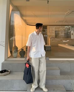 White Outfits For Boys, Korean Outfits Men, White Outfit For Men, White Pants Outfit, Japan Fashion Street, Minimalist Fashion Men, Pants Outfit Men, Japan Street