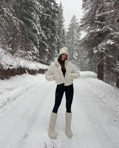 Snow Outfits For Women, Fashion 60s, Winter Outfits Snow, Colorado Outfits, Japan Outfit, Fashion 90s, Stylish Winter Outfits