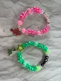 plant themed kandi bracelets Sanrio Pony Bead Bracelets, Cute Beaded Bracelets Ideas, Kandi With Charms, Matching Kandi Bracelet Ideas, Matching Kandi Bracelets For Friends, Rave Kandi Bracelets Ideas, Dinosaur Kandi, Bracelet Ideas Pony Beads, Dinosaur Kandi Bracelet