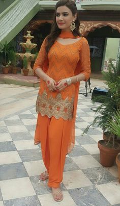 Kiran haq Kiran Haq, Pakistani Actress Dresses, Beautiful Dresses For Women, Girly Images, Pakistani Actress, Classy Dress, Pretty Woman