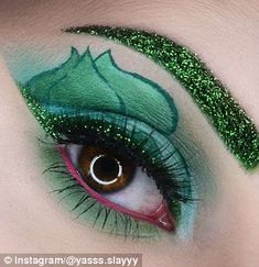 Pokemon Eye Makeup, Bulbasaur Makeup, Pokemon Inspired Makeup, Pokemon Makeup Looks, Bulbasaur Nails, Dinosaur Makeup, Eyeshadow Designs