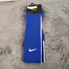 Nike Vapor Knee High Football Soccer Socks Blue/White Large Sx5732 Men's 8-12 Blue Casual Training Socks, Casual Blue Training Socks, Blue Sports Socks, Sporty Blue Knee-high Socks, Sporty Knee-high Blue Socks, Casual Blue Socks For Sports Events, Nike Sports Socks For Winter, Nike Winter Sports Socks, Blue Winter Sports Socks