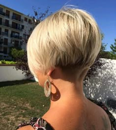 Short Hair Back, Stacked Bob Hairstyles, Short Grey Hair, Short Choppy Hair, Cute Hairstyles For Short Hair, Haircuts For Fine Hair, Haircut For Thick Hair