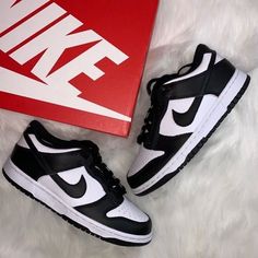 Nike Low Panda Dunks, Jordan Shoes Dunks, Jordan Dunks Panda, Panda Shoes Nike, Air Jordan Panda Low, Nike Shoes Panda Dunks, Nike Low Dunks Black And White, Black Nike Low Dunks, Black And White Nike Low Dunks