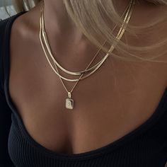 If you're looking for the perfect set of necklaces to complete your look, then the Maayan Necklace Set is a must-have. The delicate styles in this set will delicately layer together to give you an edgy statement that's sure to make heads turn. Whether you're headed out for a day out with friends or getting ready for a night out on the town, these necklaces add just enough trendy edge to keep you in style. With each necklace able to stand alone, they also provide versatility and give you plenty o Ušný Piercing, Stacked Necklaces, Classy Jewelry, Stacked Jewelry, Dream Jewelry, Pretty Jewellery, Initial Necklace