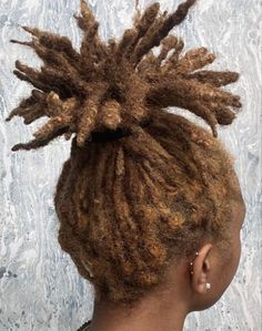 Black Hair Undercut, Brown Locs, Thick Natural Hair, Blonde Dreads, Honey Brown Hair, Beautiful Dreadlocks, Short Locs Hairstyles, Dreadlock Styles, Dyed Hair Inspiration