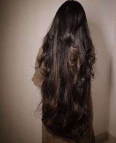 Dark Thick Hair, Long Wavy Brown Hair, Dark Brown Long Hair, Wavy Brown Hair, Long Shiny Hair, Long Hair Images, Long Indian Hair, Long Hair Tips