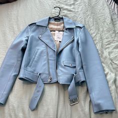 Never Worn Theory Blue Leather Jacket. Size Small Oversized Look Pwhl Toronto, Blue Leather Jacket Outfit, Light Blue Leather Jacket, Light Blue Jacket, Blue Leather Jacket, Oversized Look, Leather Jacket Outfits, Comfy Shirts