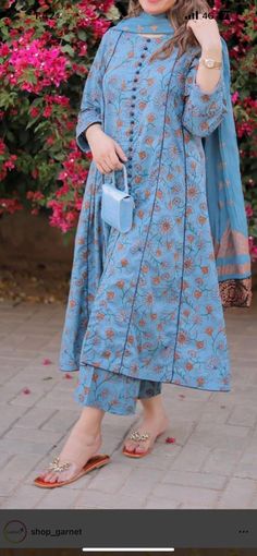 Design Kurta, Kameez Designs, Simple Frocks, Latest Dress Design, Pakistani Fancy Dresses, Pakistani Dresses Casual, Beautiful Pakistani Dresses